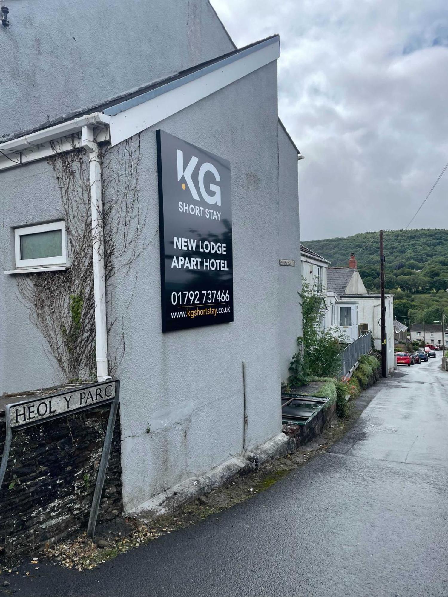The New Lodge Pontardawe Exterior photo